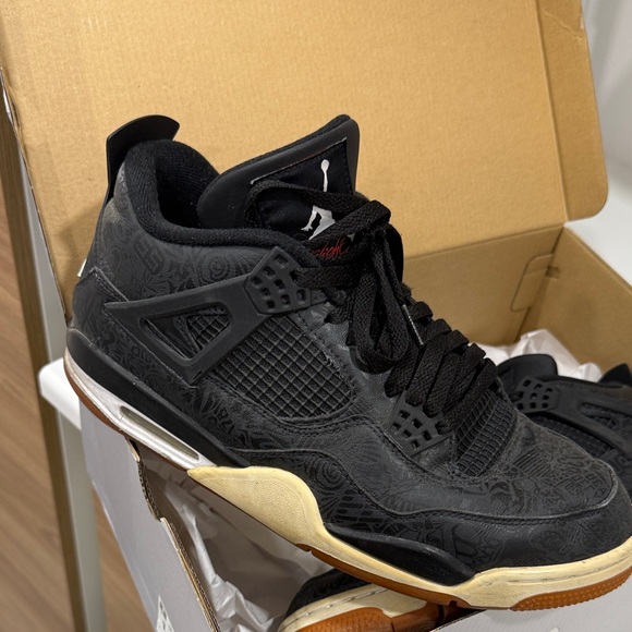 Air Jordan 4 retro SE Black Laser Sneakers with White and Brown Accents main image 4